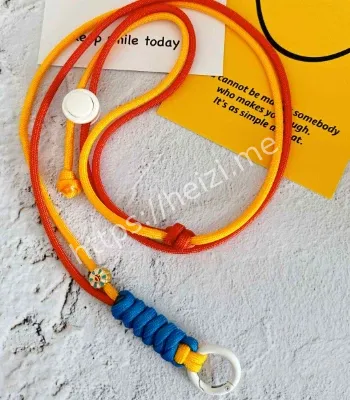 iPhone17橙色斜挎挂绳